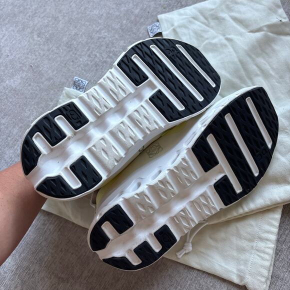 Authentic On Running x Loewe Cloudtilt 2.0 Shoes - Picture 2 of 6